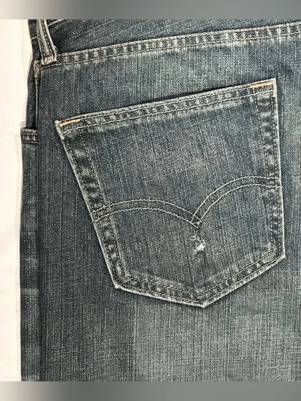 559 LEVIS JEANS 34 X 30 FITS 36 WAIST MENS RELAXED STRAIGHT FIT DISTRESSED